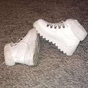 Skechers Womens Hitops tennis shoes